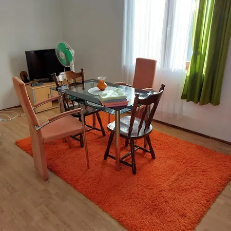 Raj Apartment *